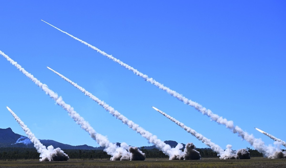 다연장로켓 하이마스.〈사진=EPA 연합뉴스〉