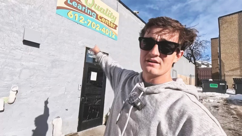 23살 보수 유튜버 '1억뷰' 고발 영상에 뒤집어진 미국