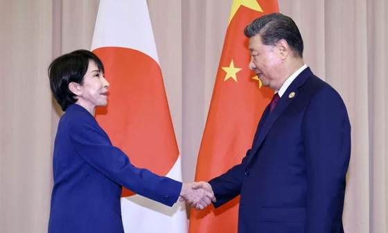 시진핑 중국 국가주석과 다카이치 사나에 일본 총리 〈사진=연합뉴스〉