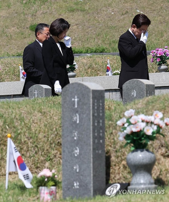 이대통령, '5·18 탱크데이' 질타…"무슨 억하심장에 이런 짓을"