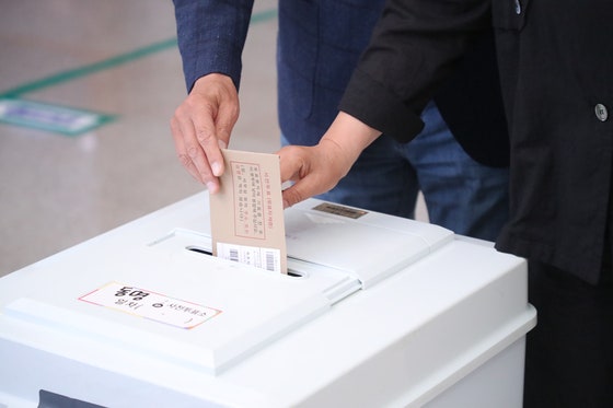 <b>사전투표율</b> 최종 23.51% 기록…지방선거 기준 <b>역대 최고</b>치