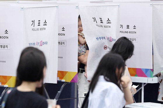 4년 전보다 훨씬 뜨겁다! 지방선거 투표율 57.4% 돌파