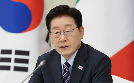 이 대통령, '기자 선행매매' 겨냥 "주가조작 그만…이미 저질렀다면 자수하라"