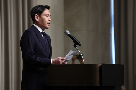 정용진 회장도 오늘 역사인식교육 받아..."대국민 사과 때 약속 이행...