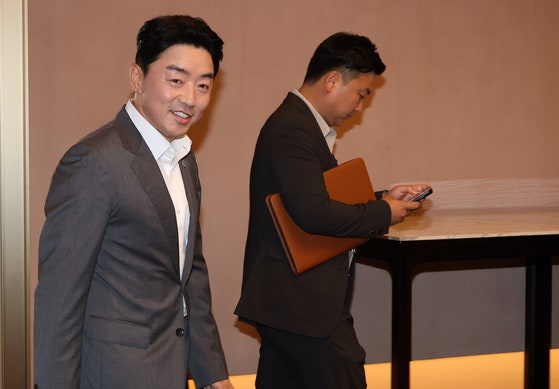 [단독] 강훈식 "민주당, 중도층 품으려면 '제3의 길' 가야…기존 진보 문법엔 대중적 피로감"