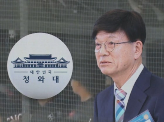 "5·18 성역화" 발언 파문…<b>청와대</b>, 이병태 부위원장 <b>사퇴 권고</b>