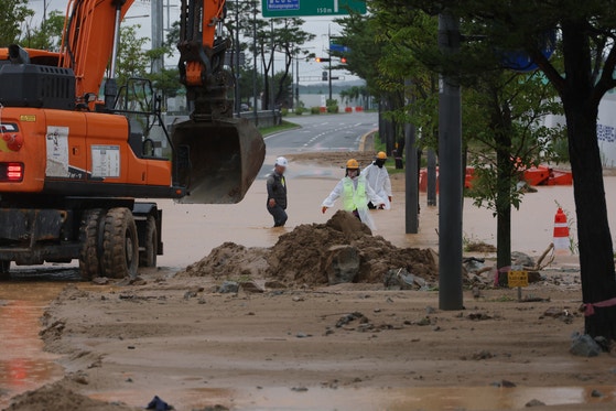 폭우로 중단된 <b>경부선</b>·충북선 일반열차 <b>운행 재개</b>