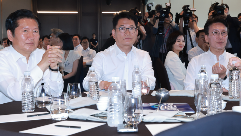 "자기 정치" vs "2:1로 싸우면 아파"…<b>민주</b> 당권주자 <b>선호투표제</b> 놓고 충...