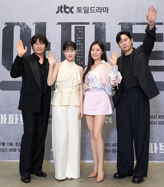 '믿보배' <b>지성</b>·하윤경·박병은·문소리 ”'<b>아파트</b>', 연기 앙상블 자신”...