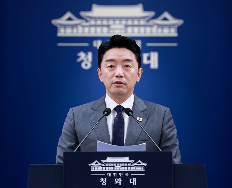 <b>강훈식</b> "이 대통령, 연임 불가 분명히 언급…정치논쟁 유감"