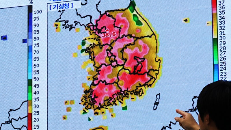 '바람 방향 틀었다' 재난급 열기 중부로…첫 폭염중대경보