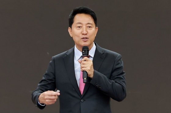 [속보] <b>서울시</b>, 주택대책에 <b>그린벨트</b> 활용 <b>반대</b>…"사전협의 부족 유감"