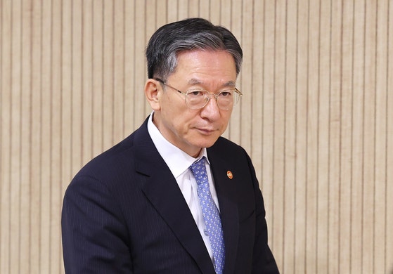 <b>정성호</b> 법무장관, <b>사직서</b> 내…"검찰개혁 주요 입법 마무리"