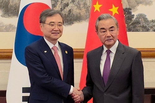 [속보] <b>이 대통령</b>, 20일 청와대서 왕이 중국 외교부장 <b>접견</b>