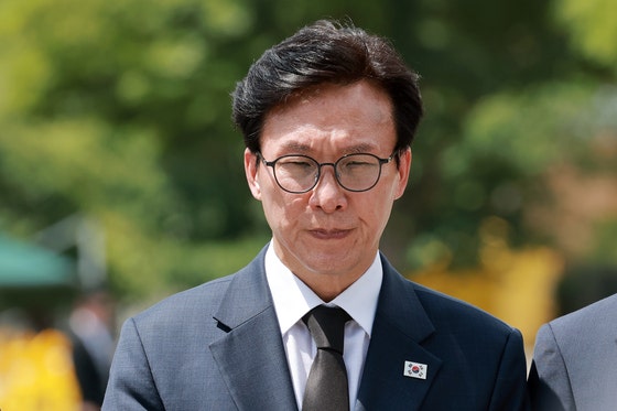 김민석 "전국에 '법치파괴 <b>조희대</b>, 물러나야' 현수막 지시"