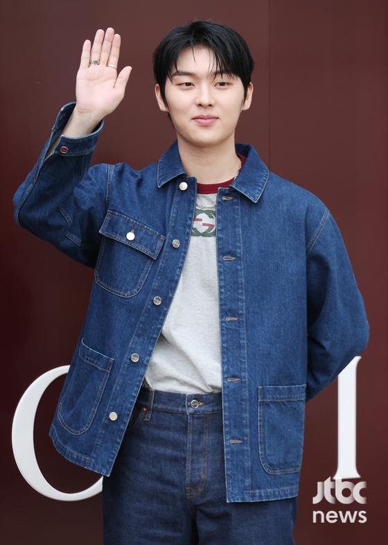 <b>최현욱</b>, <b>만취 라이브</b> 방송에 팬들 걱정