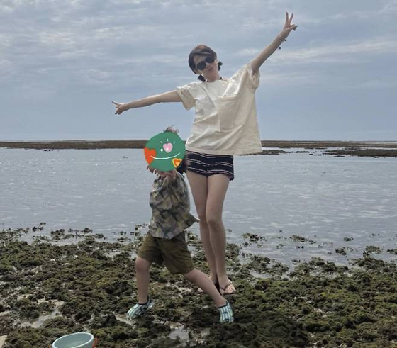 "꼴불견인데…왜 그랬을까" 팔불출母 <b>손예진</b>, <b>아들 외모 자랑</b> 후회