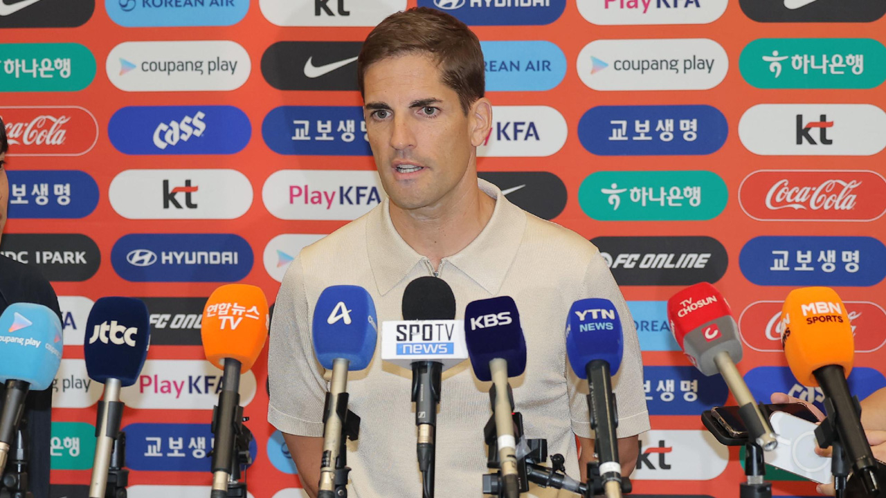"자랑스런 대표팀 만들 것"…<b>모레노호</b> 오늘 첫 <b>명단</b> 발표