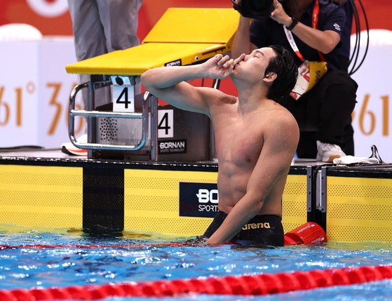 김영범, AG 수영 남자 <b>자유형 50ｍ</b> 금메달…<b>지유찬</b> <b>동메달</b>