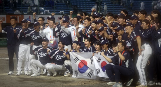 "과정 어떻든, 어쨌든 <b>금메달</b>"…<b>노시환</b>, 한국 야구 비판에 단호