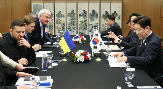 <b>외교부</b>, 우크라 <b>대사대리 초치</b>…'북한군 포로 한국행' 공개에 사과 요구