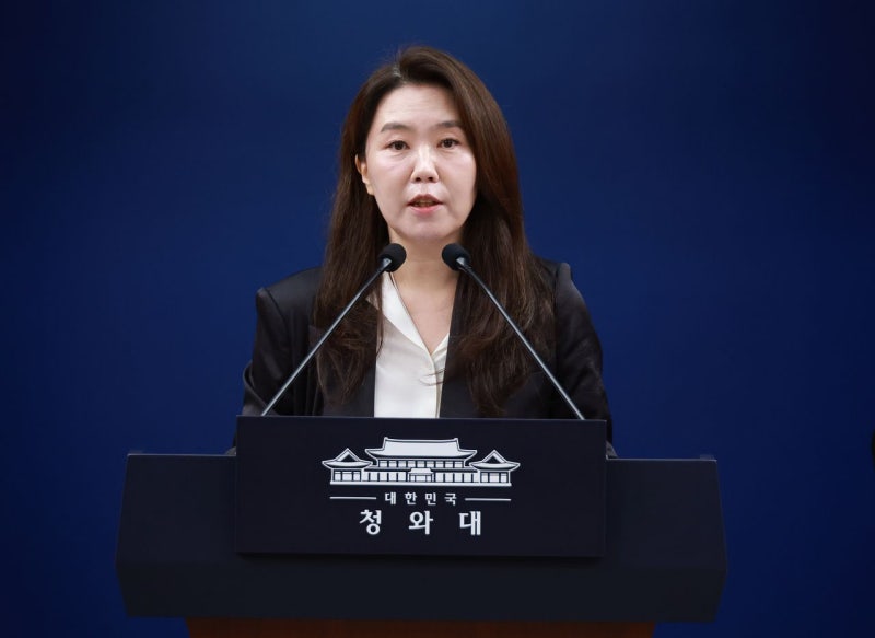 <b>청와대</b>, 우크라 '한국발 대러 석유 공급' <b>주장 반박</b>…“사실 왜곡 자제...