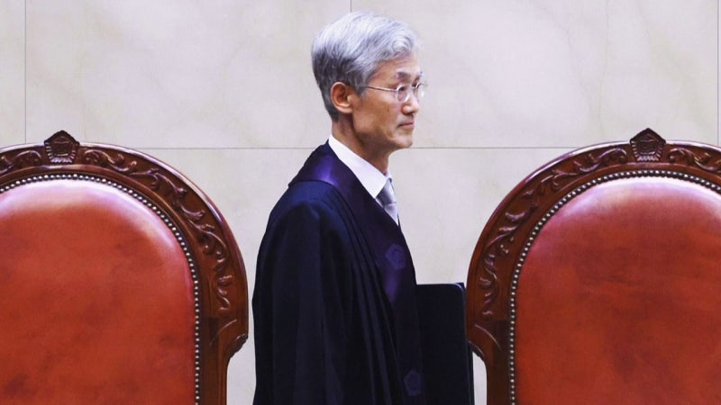 "<b>격려금</b> 관여 안 했다"던 <b>조희대</b>…감사원은 '다른 말'