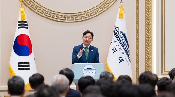 <b>임광현</b>, 청와대 직원에 “<b>쓴소리</b>·옳은 말 할 줄 알아야”