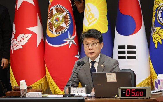 '미 <b>비자</b> 거부' <b>진성준</b> 국방위원장, 출국 하루 전 <b>발급</b>…방미 정상 진행