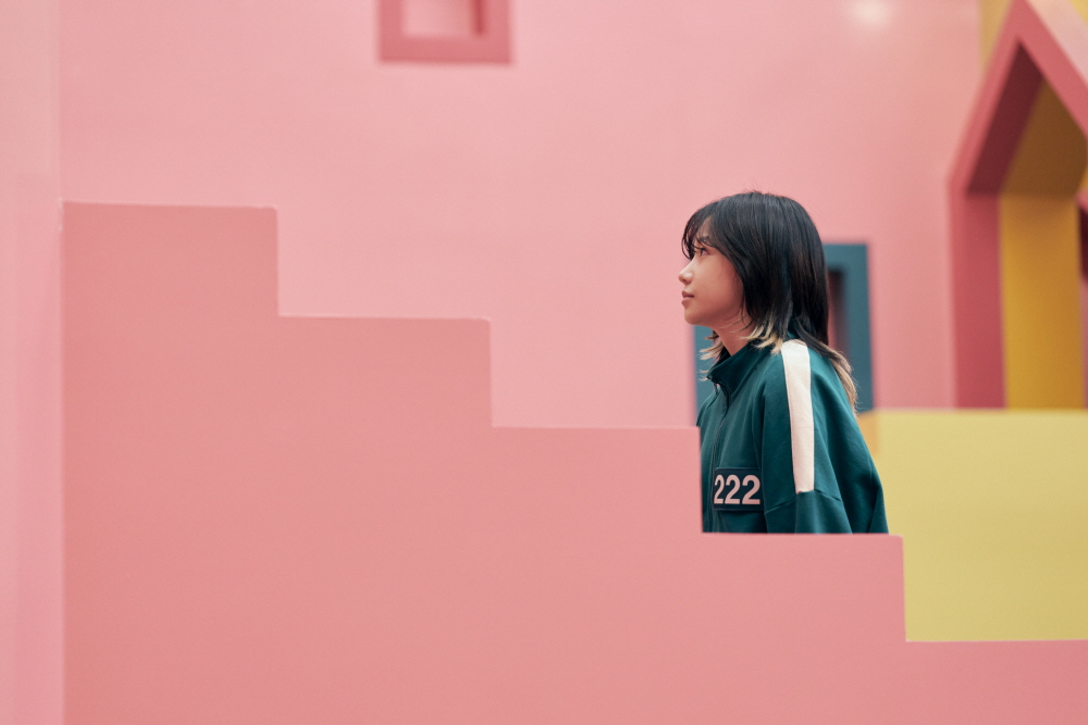 [인터뷰] 조유리 “222번 준희와 333번 명기, 그리고 뱃속의 아기” (넷...