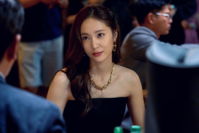 《在大韓民國成為房主的方法》鄭秀晶展現全利經轉變魅力的最新劇照曝光