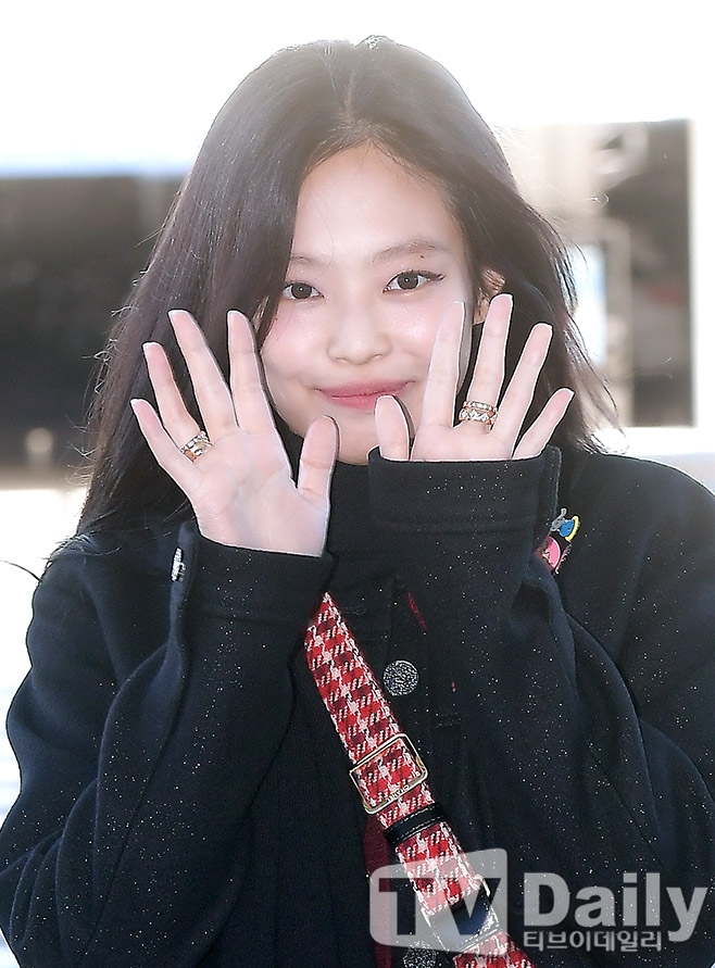 BLACKPINK Jennie透過OA娛樂收238億韓元結算金