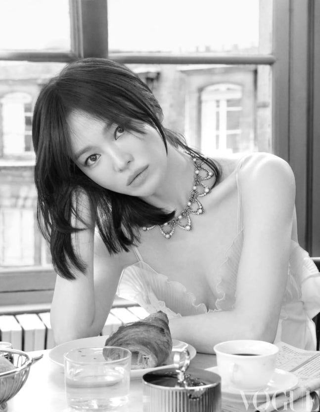 '천천히 강렬하게' 송혜교, 동료들도 "미쳤다" 미모 추앙 [★한컷]
