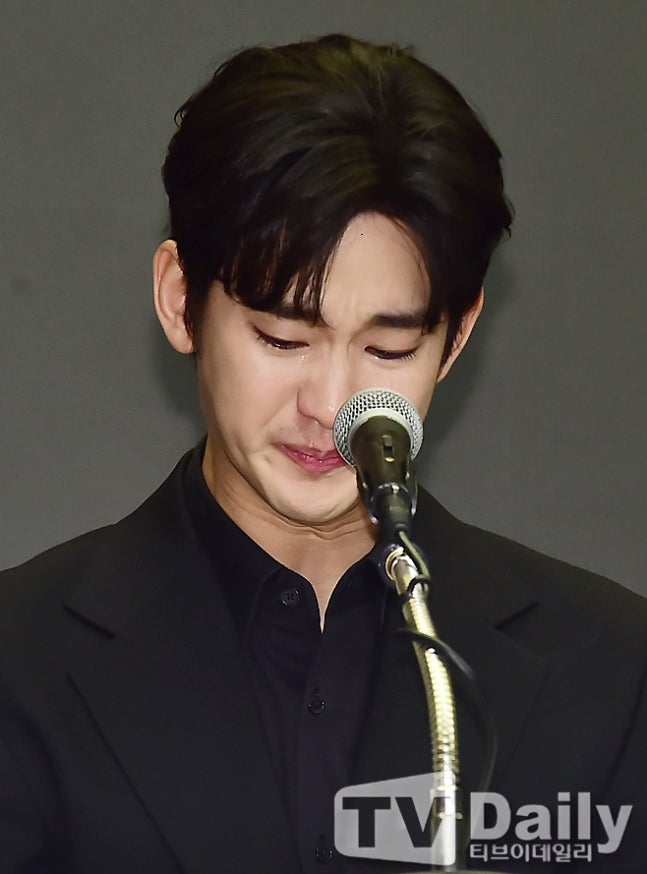 '산 넘어 산' 김수현, 이번엔 故설리 오빠 쉽지 않은 복귀 여정 [이슈&톡...