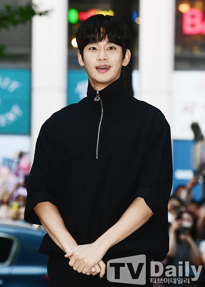 '명예 회복' 김수현·'파국' 나솔·'쇠콤달콤' 에스파·'E 변신' 엄태구...