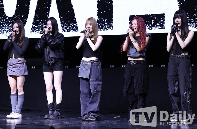 <b>키비츠</b>, 걸그룹 아닌 걸크루로 <b>데뷔</b>한 이유 "예측 불가한 개성" [TD현장...