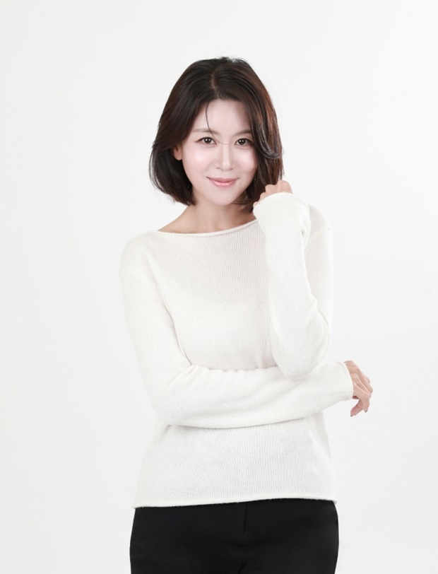 '前 <b>아나운서</b>' <b>손정은</b>, MBC 퇴사 후 엔터사 설립 "새로운 시작"