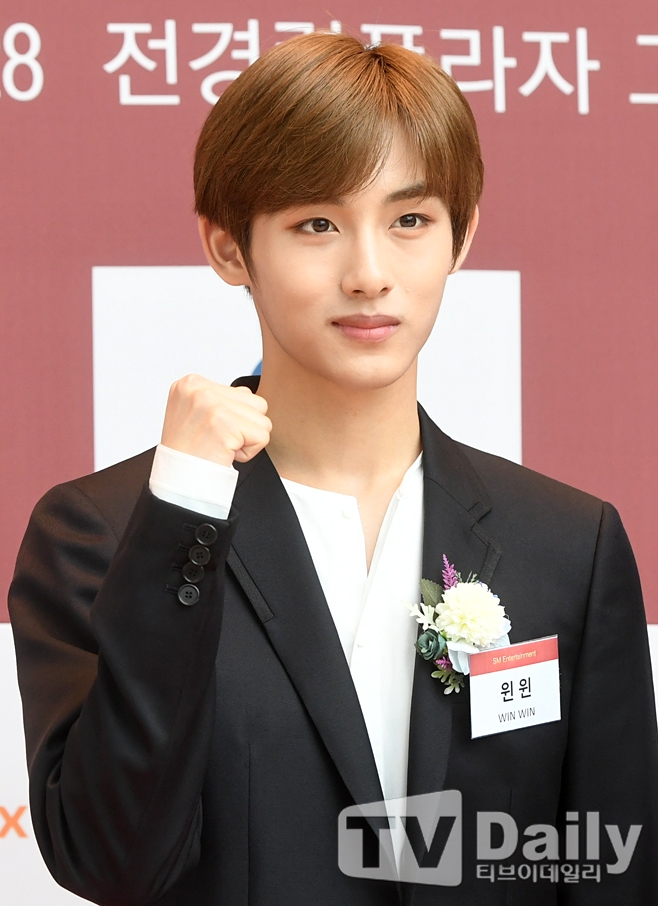 NCT <b>윈윈</b>, SM과 <b>전속계약 종료</b>… 10년 만에 그룹 활동 마무리 [전문]