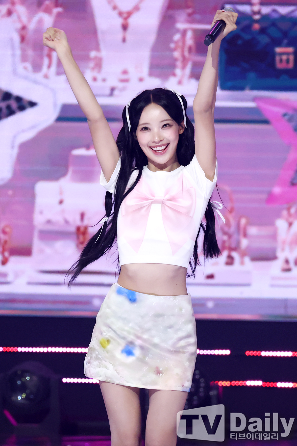 [TD포토] <b>리센느</b> 원이 '<b>음방 1위</b> 만세'