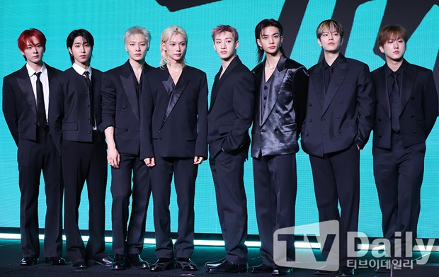 <b>스트레이 키즈</b>, 당찬 <b>컴백</b> 소감 "진화된 스<b>키즈</b> 보여줄 것" [TD현장]