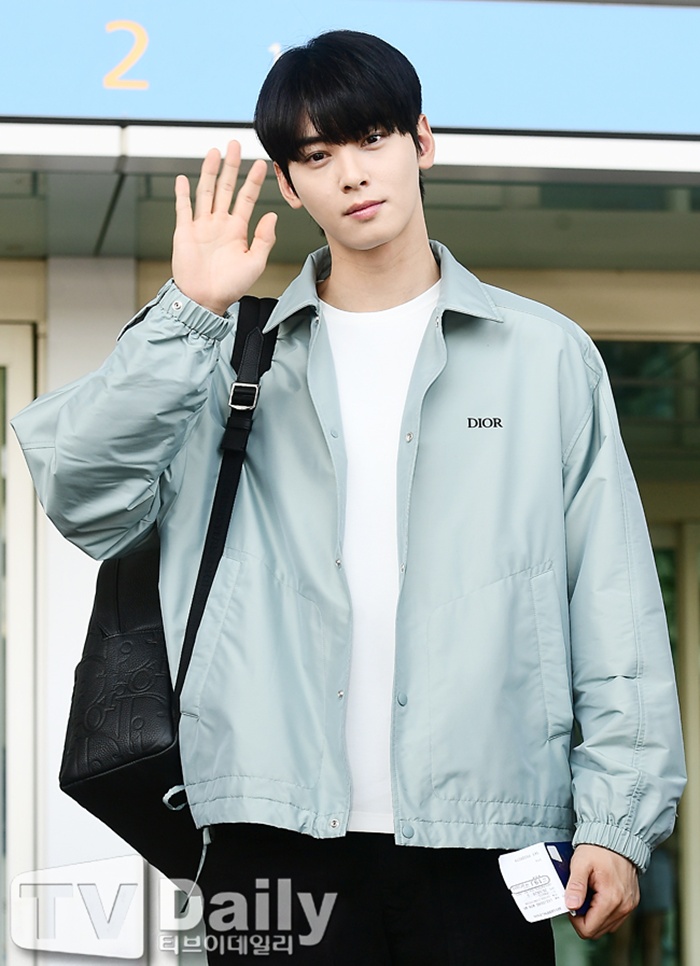 <b>차은우</b>, 장태유 감독과 만나나…"'<b>서라벌 나이프</b>' <b>출연</b> 검토 중" [공식]