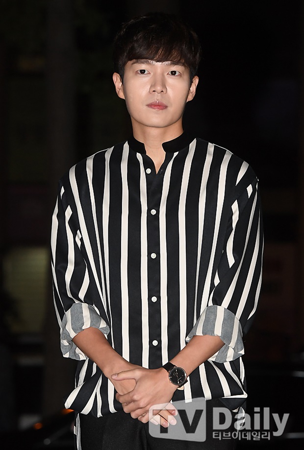 '5번째 <b>음주운전</b>' <b>손승원</b>, 상고 포기… <b>징역</b> 2년 실형 확정
