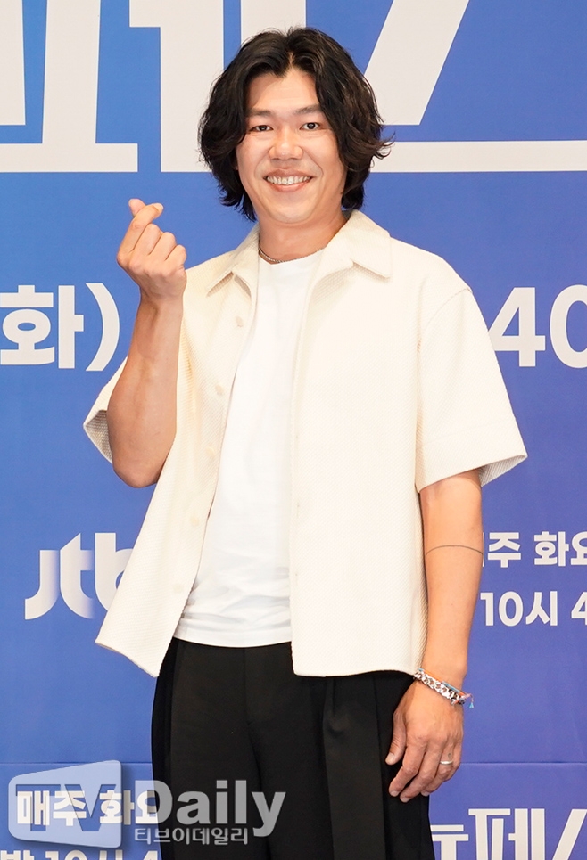 <b>이상순</b>, <b>라디오</b> 진행 8일째 <b>불참</b>…길어지는 공백에 청취자 우려 확산