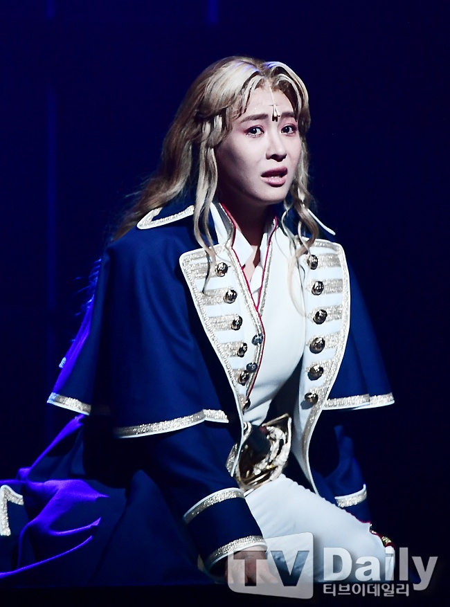 ‘생애 첫 <b>집</b>’ <b>옥주현</b> 190억 한남더힐 <b>경매</b> 절차…채무 변제·합의 따라...