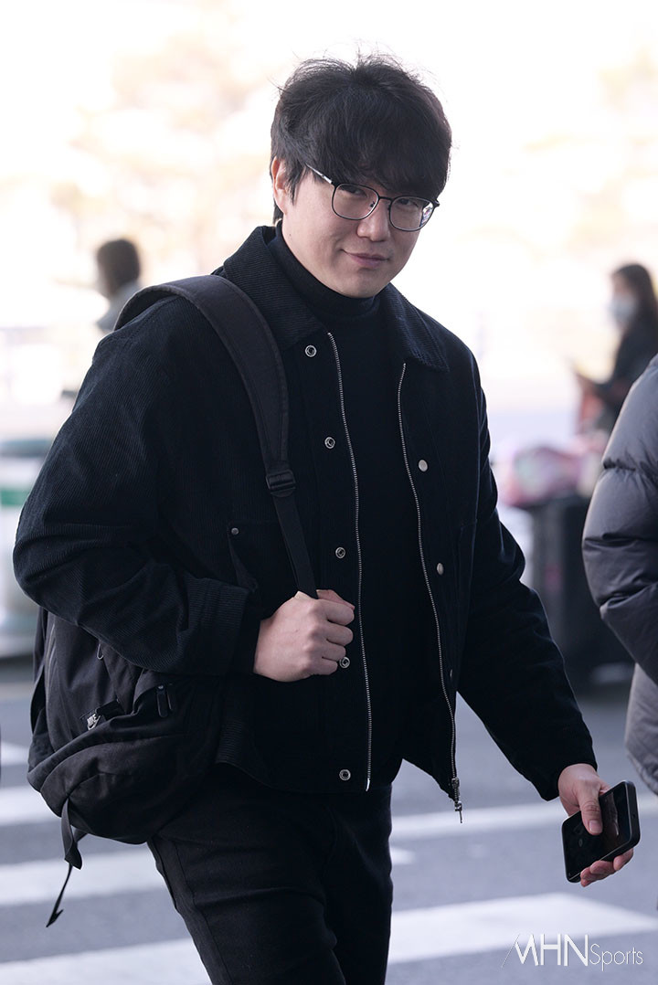 두산, 홈 <b>개막전 애국가</b>에 <b>성시경</b> 초청