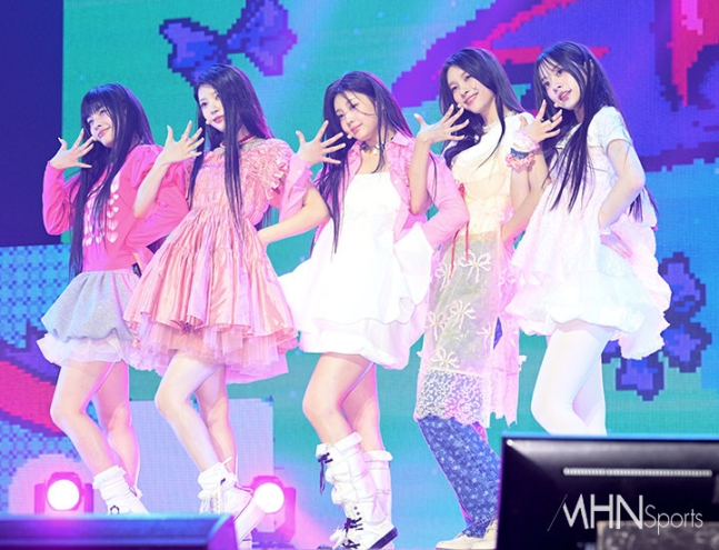 Article thumbnail for ILLIT Announces 1st Fan Concert '2025 ILLIT GLITTER DAY' in Korea and Japan