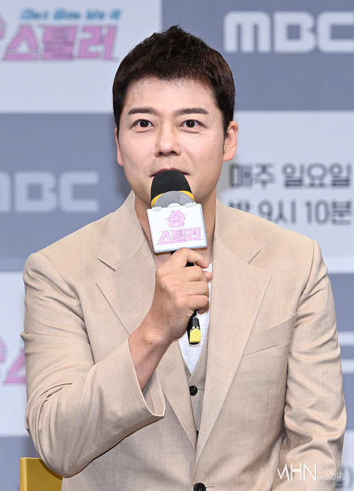 <b>전현무</b>, '취중 라방 <b>논란</b>'에 '<b>나혼산</b>' 손절 당했다?..."마음 접는다"