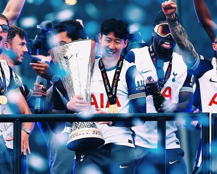 <b>사우디</b>? EPL 이적? 잔류? 난무하는 '<b>손흥민</b> <b>매각설</b>'...우승 주장과 황혼...