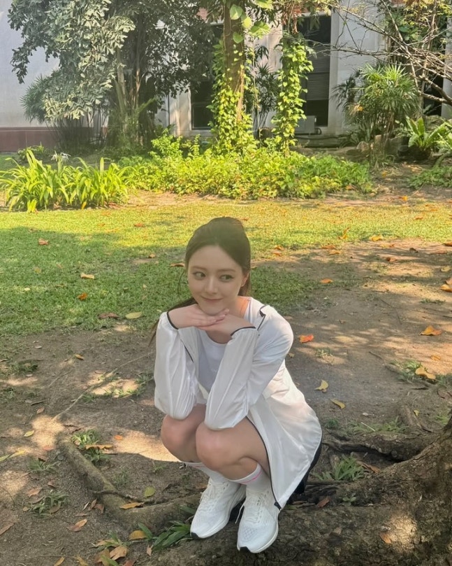 청량하고 시원하며 밝은 에너지 발산한 유나님