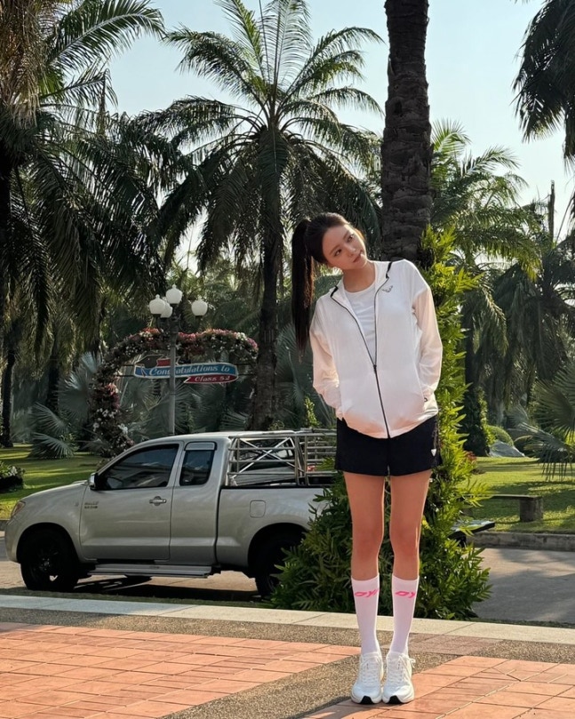 청량하고 시원하며 밝은 에너지 발산한 유나님